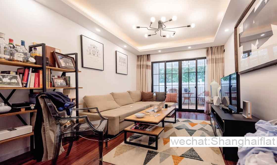 Spacious 1br apartment with balcony at Yongjia RD/French Concession for lease