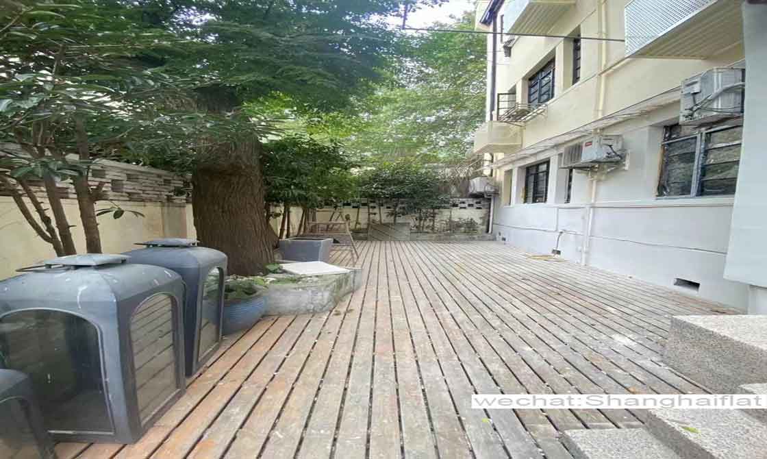 Walk to IAPM, 3br apt with garden in Fenyang rd for rent/French Concession