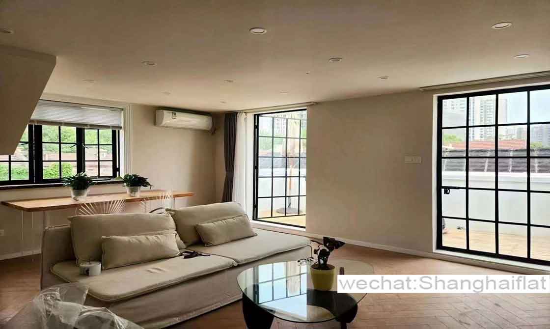 Sweet 1br loft lane house with balcony in Yongjia rd for lease