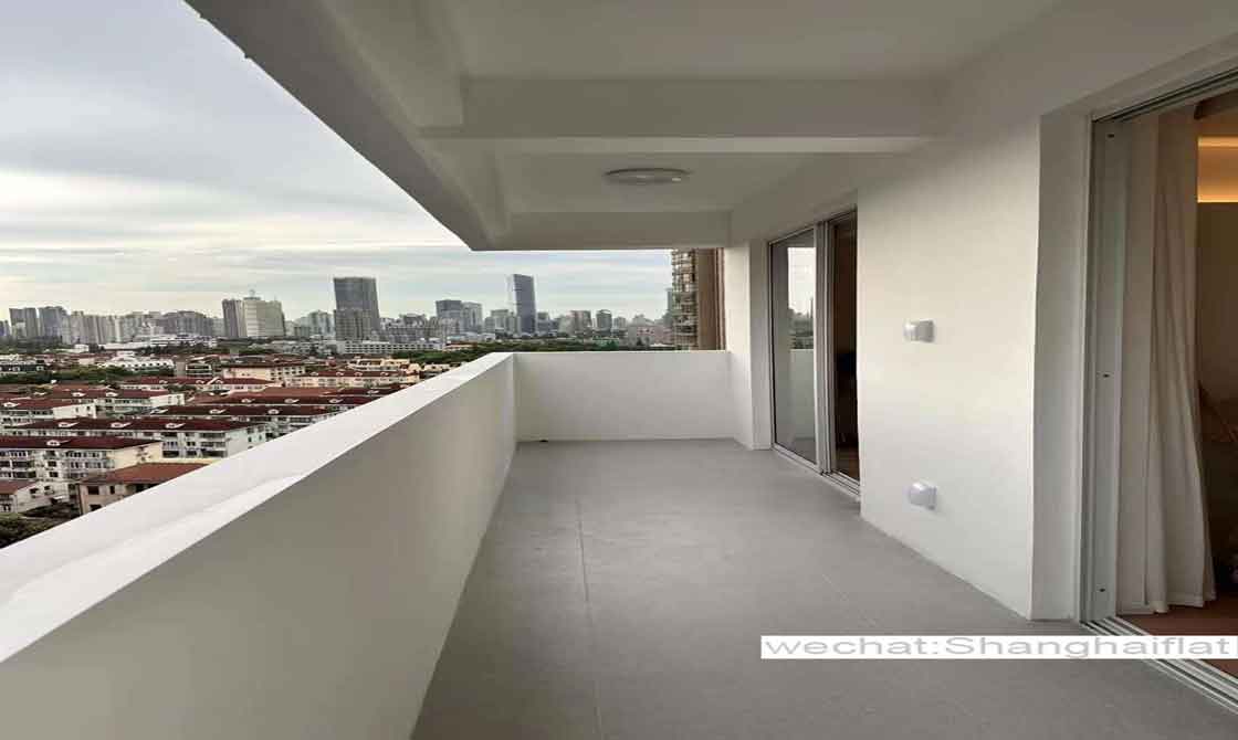 Modern 2br apt with big balcony on South Xiangyang rd/FFC