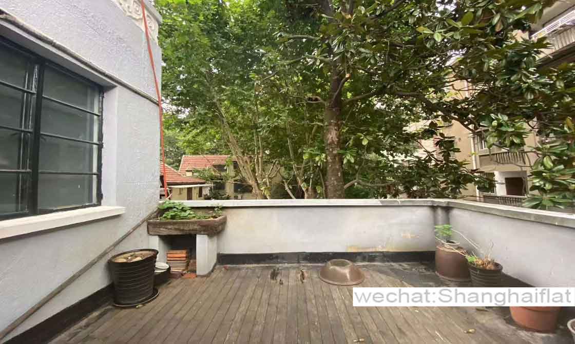 2br lane apt with roof terrace in South Shanxi rd near IAPM/FFC